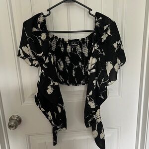 Lulus Tied for First Black Floral Print Tie-Front Crop Top